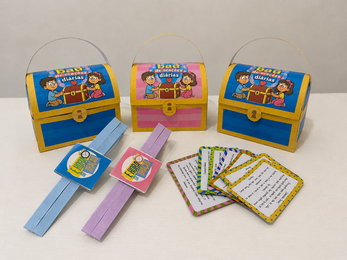 Kit completo: baús de orações, relógios e cartões coloridos